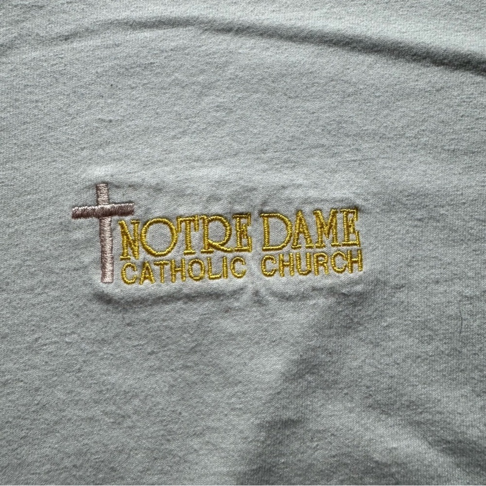 Notre Dame Catholic vintage Hanes t shirt white gold embroidered men’s M - Picture 3 of 6